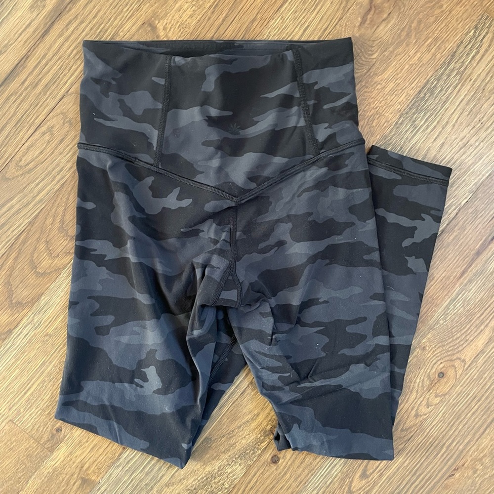 Athleta Camo ultra high rise elation tight 7/8 camo xs